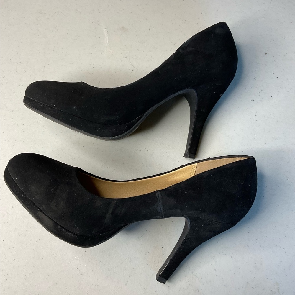 Sassy Black suede Women's heels platform size 8